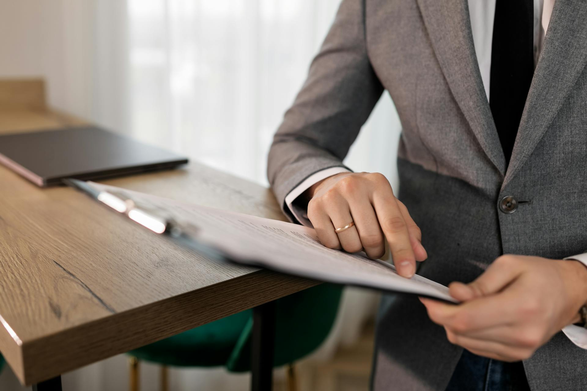 7 Lỗi Sai Ngớ Ngẩn Trên CV Khiến HR Loại Bạn Trong 3 Giây