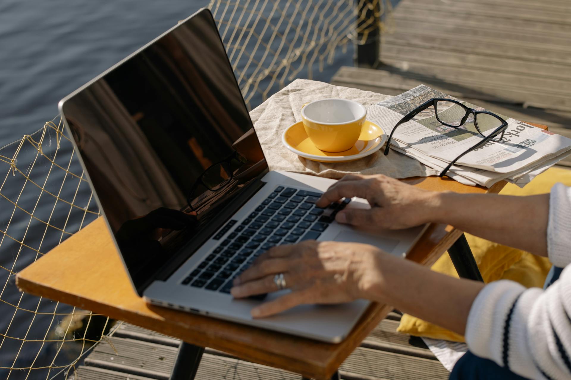 Làm Freelance hay làm Full-time Cuộc chiến không hồi kết của giới trẻ